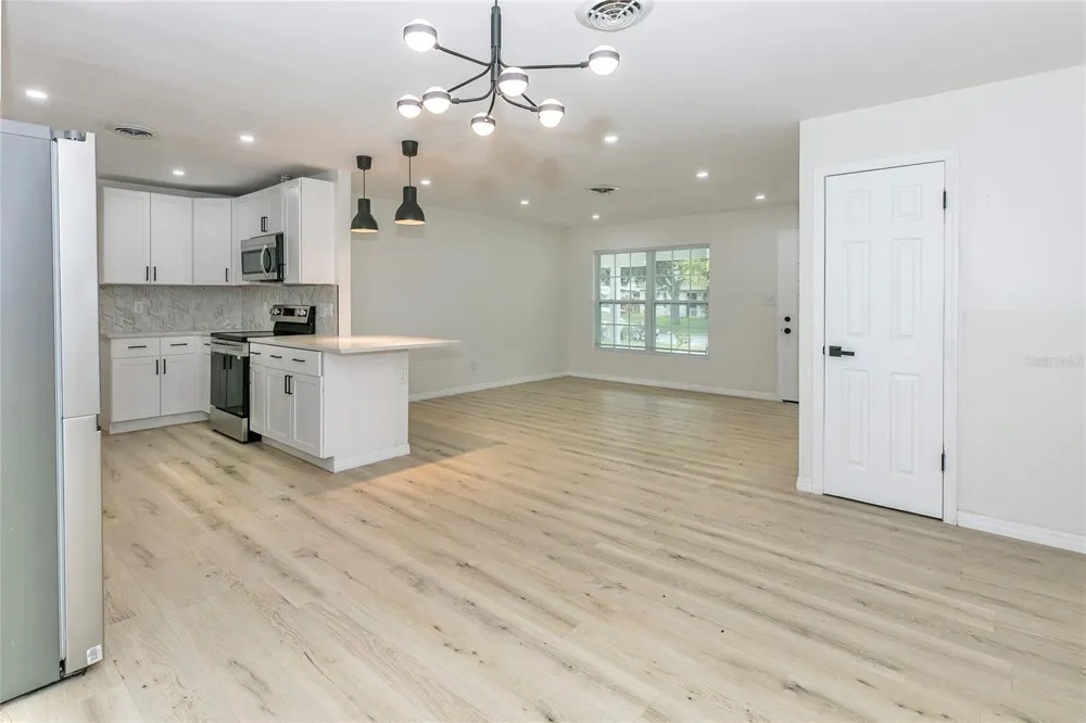1842 PURITAN AVENUE Winter Park, FL 32792