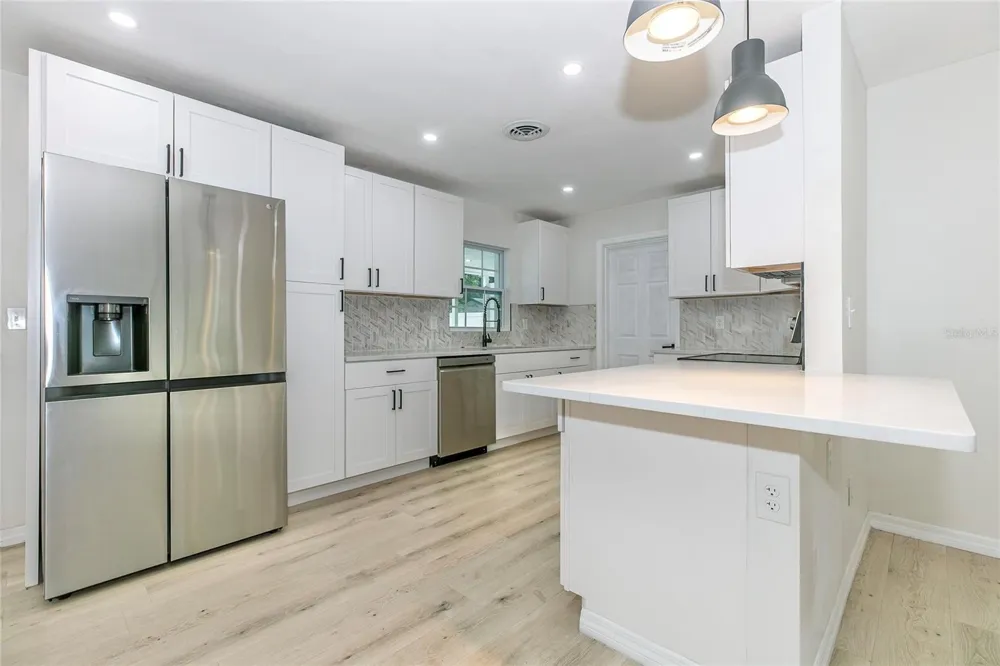 1842 PURITAN AVENUE Winter Park, FL 32792