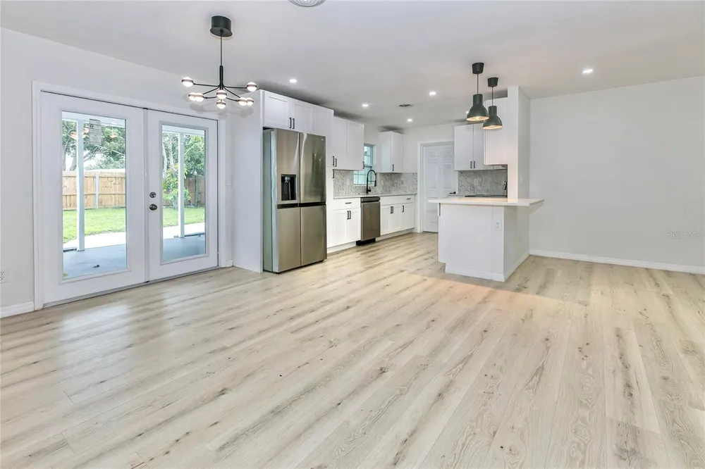 1842 PURITAN AVENUE Winter Park, FL 32792