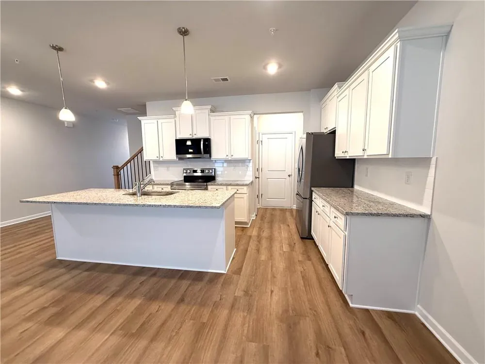 401 Lanier Circle Woodstock, GA 30189