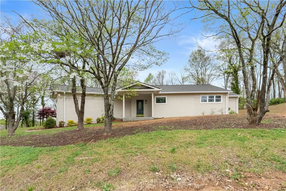 664 Chenocetah Drive Cornelia, GA 30531