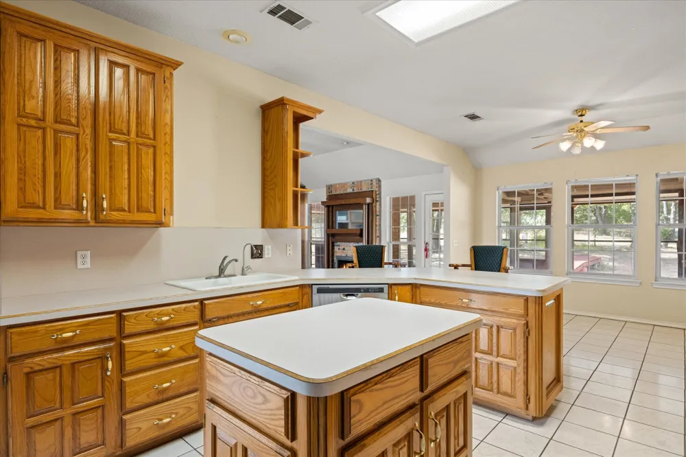 4201 E Bankhead Highway Weatherford, TX 76087
