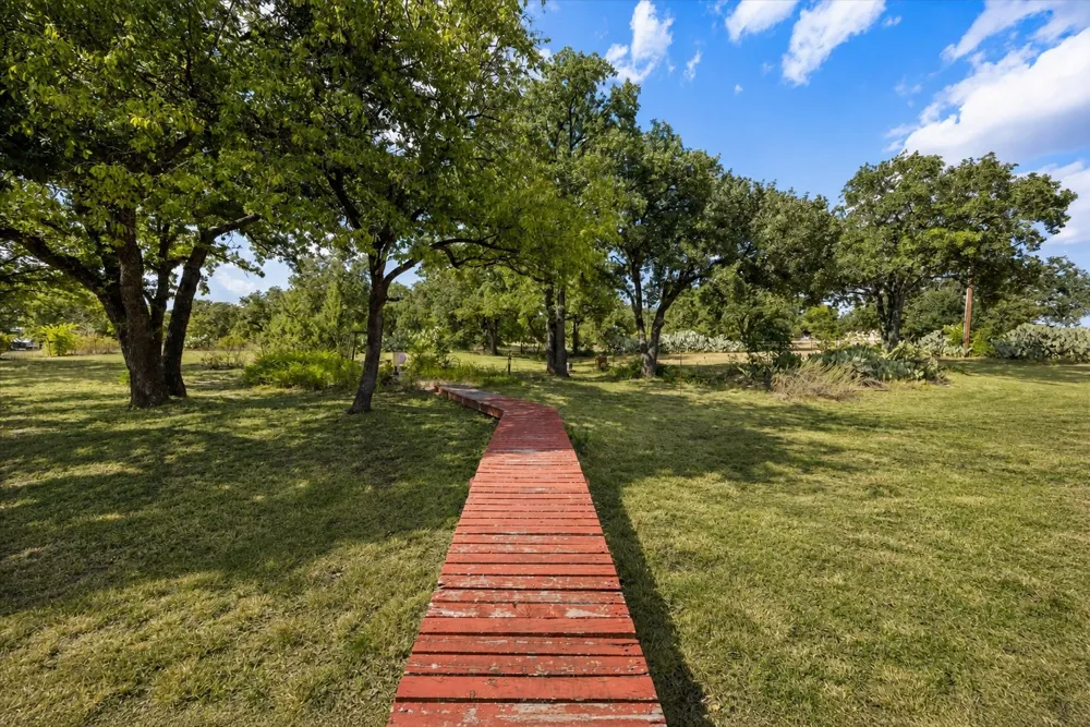 4201 E Bankhead Highway Weatherford, TX 76087