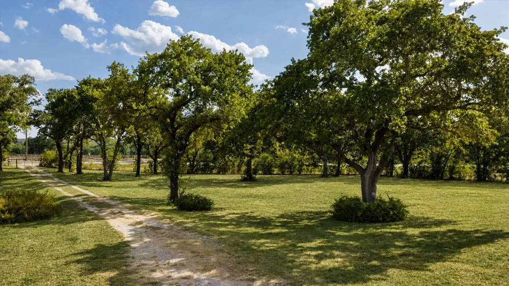 4201 E Bankhead Highway Weatherford, TX 76087