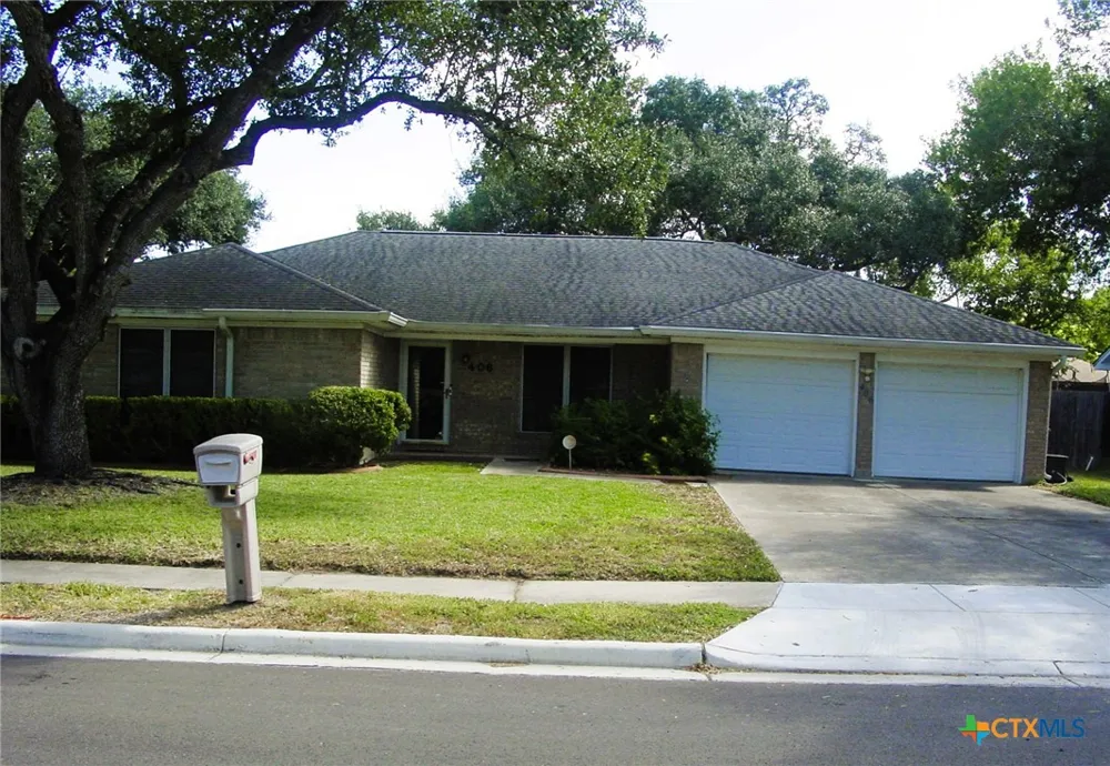 406 Sherwood Drive Victoria, TX 77901