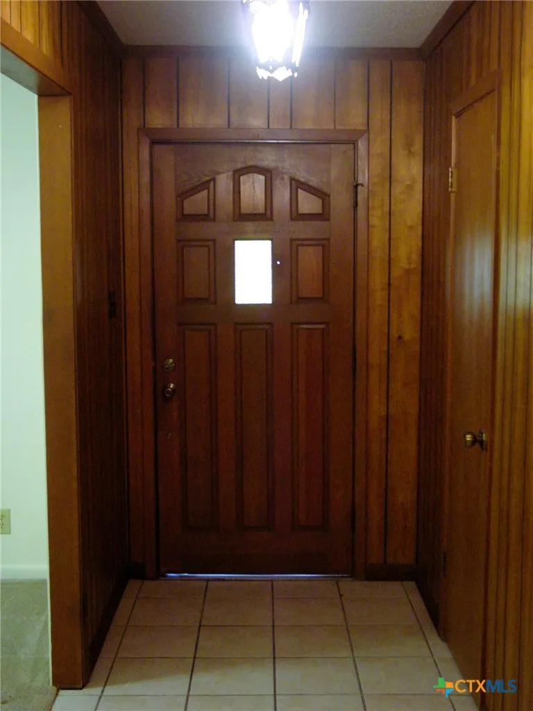 406 Sherwood Drive Victoria, TX 77901