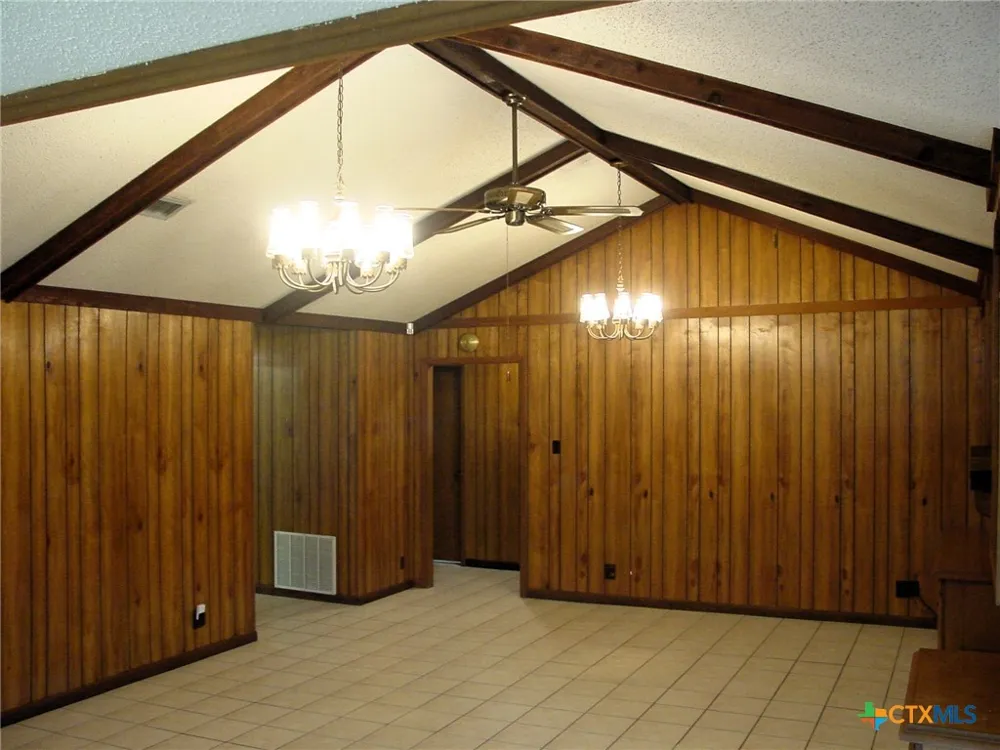 406 Sherwood Drive Victoria, TX 77901