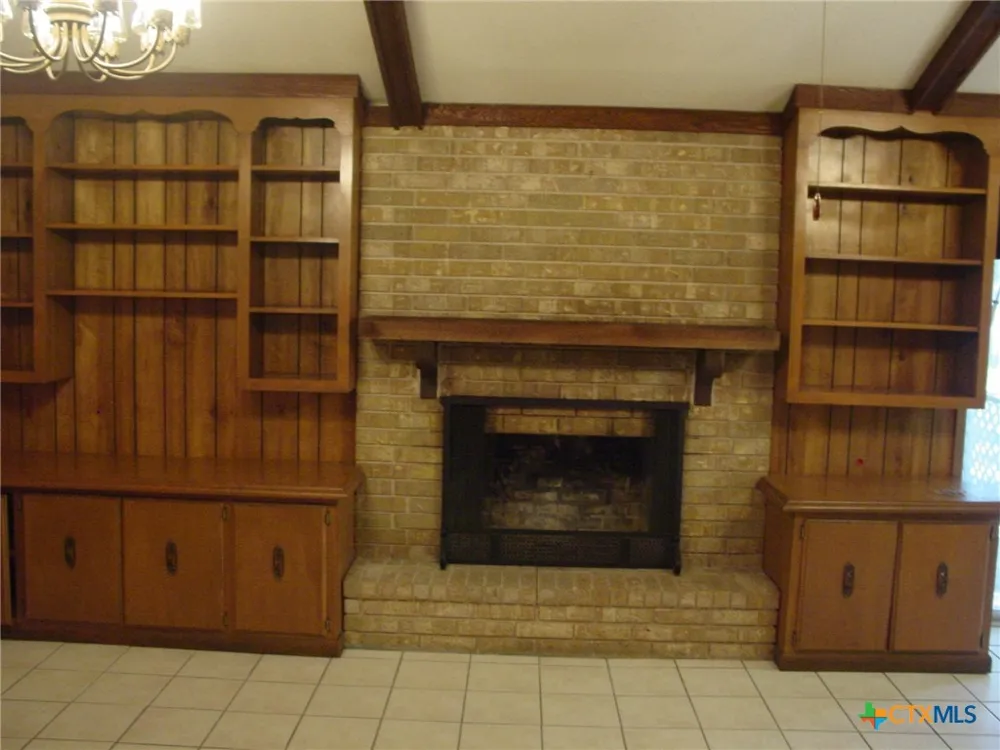 406 Sherwood Drive Victoria, TX 77901