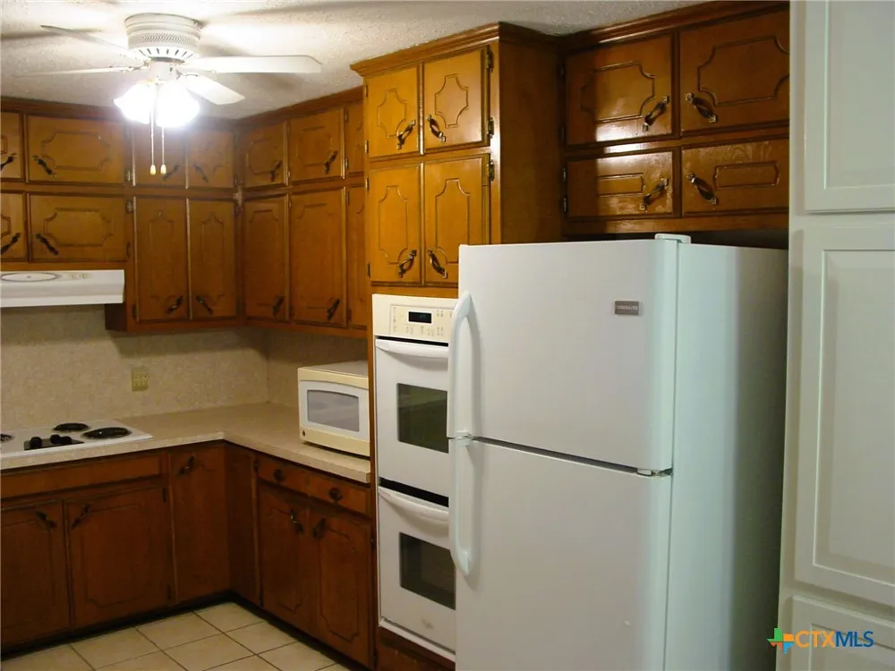 406 Sherwood Drive Victoria, TX 77901