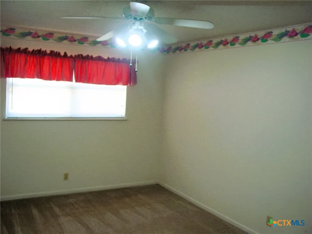 406 Sherwood Drive Victoria, TX 77901