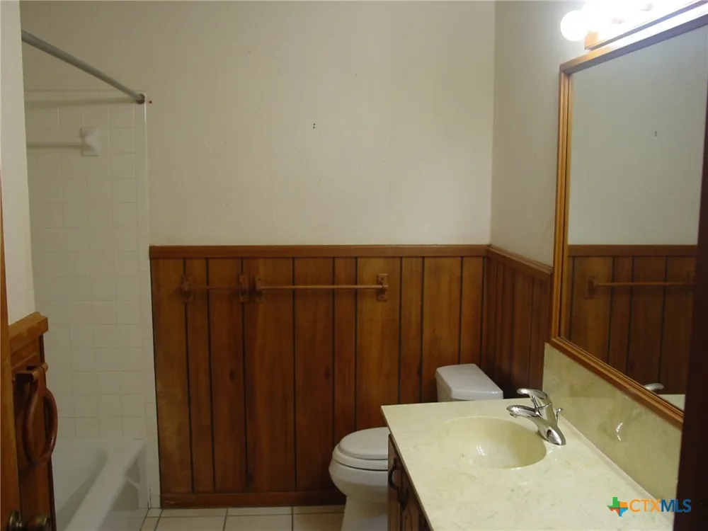 406 Sherwood Drive Victoria, TX 77901