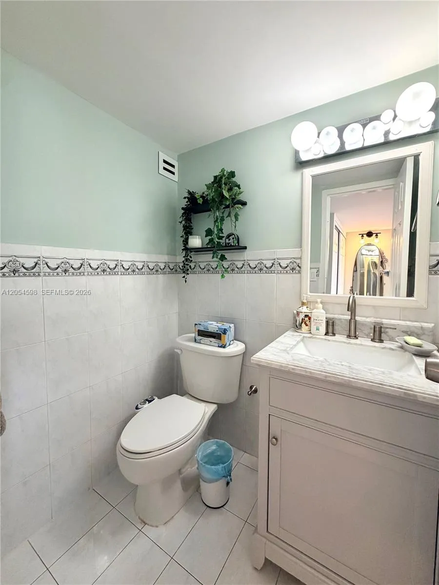 17021 Bay Rd #802 Sunny Isles Beach, FL 33160