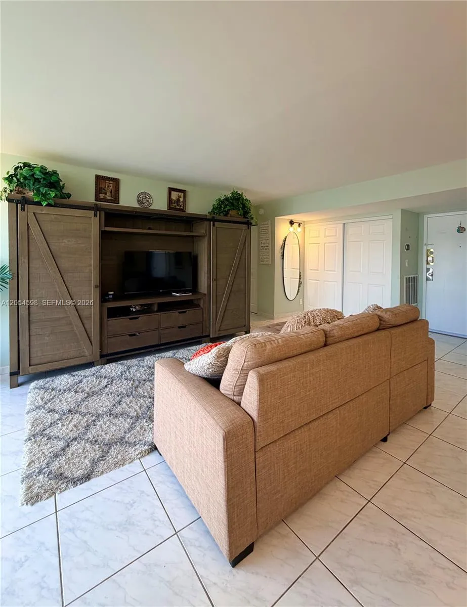 17021 Bay Rd #802 Sunny Isles Beach, FL 33160