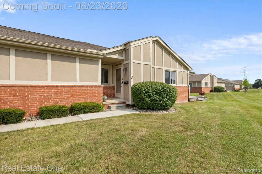 18515 Brookside Lane #16 Clinton Charter Township, MI 48038