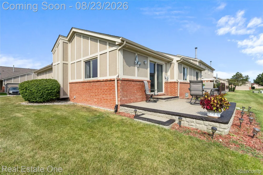 18515 Brookside Lane #16 Clinton Charter Township, MI 48038