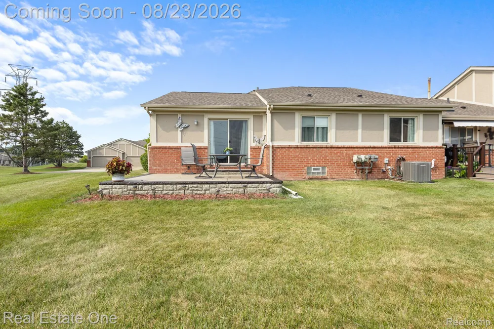18515 Brookside Lane #16 Clinton Charter Township, MI 48038