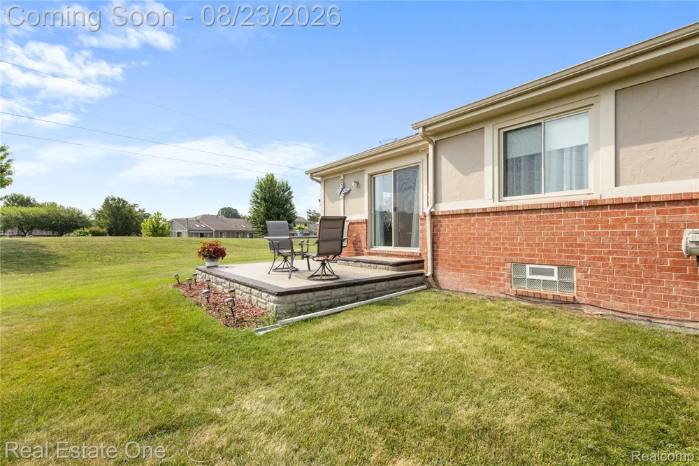 18515 Brookside Lane #16 Clinton Charter Township, MI 48038