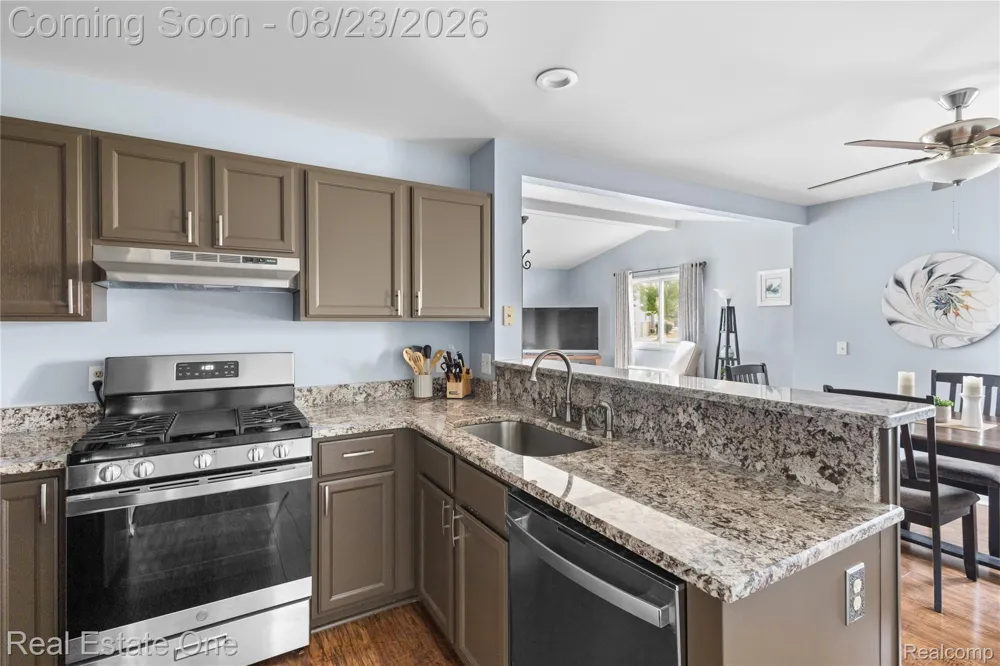 18515 Brookside Lane #16 Clinton Charter Township, MI 48038