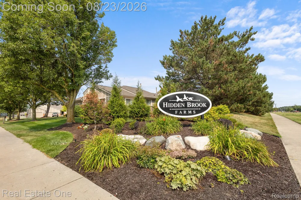 18515 Brookside Lane #16 Clinton Charter Township, MI 48038