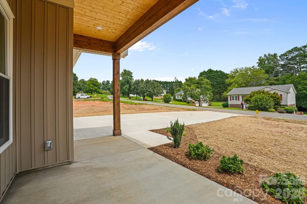 708 Meadowood Street Hudson, NC 28638