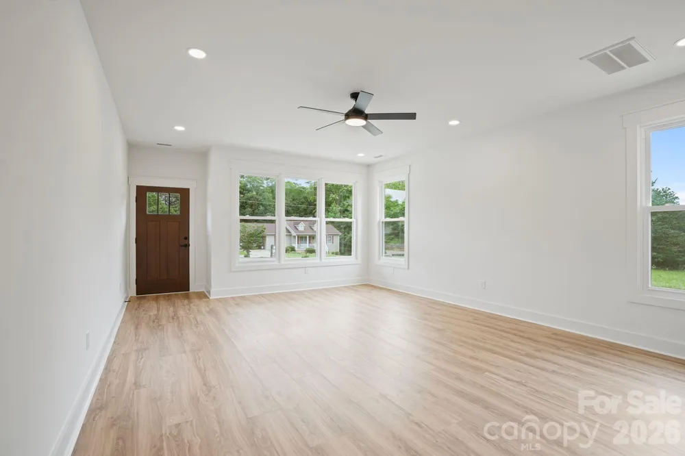 708 Meadowood Street Hudson, NC 28638