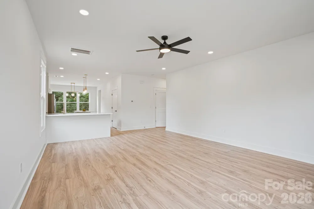 708 Meadowood Street Hudson, NC 28638