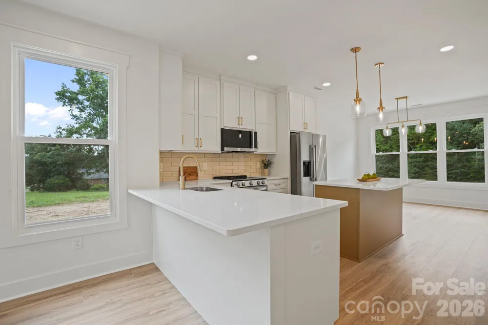 708 Meadowood Street Hudson, NC 28638