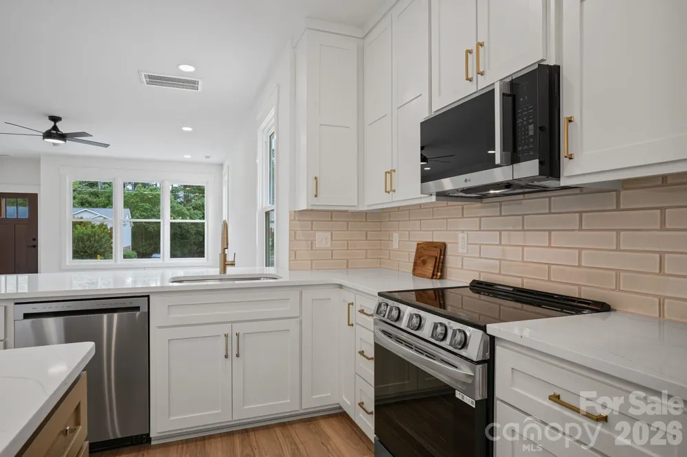 708 Meadowood Street Hudson, NC 28638