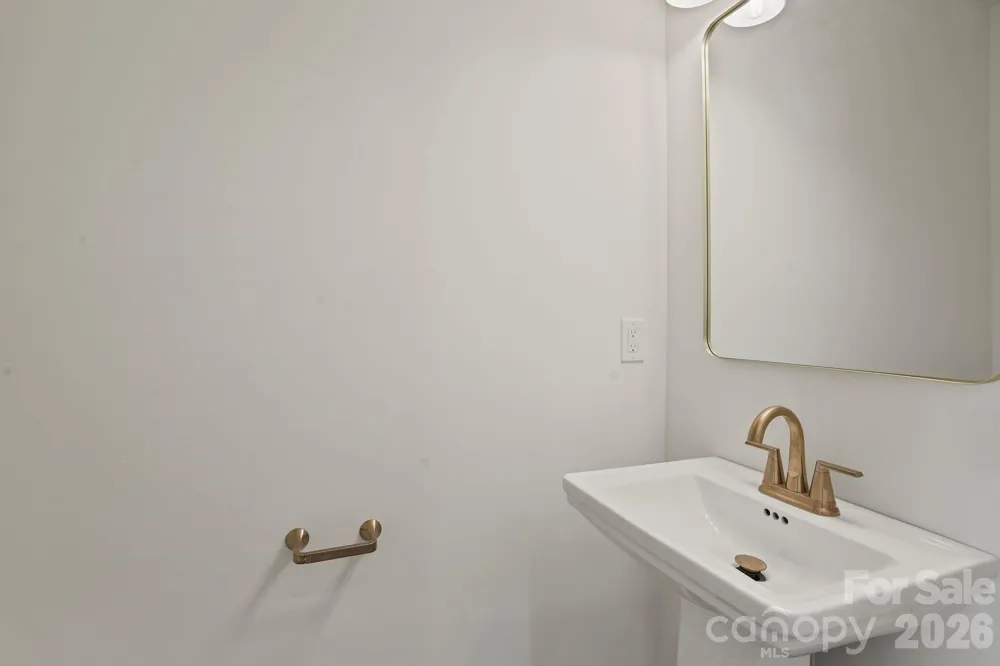 708 Meadowood Street Hudson, NC 28638