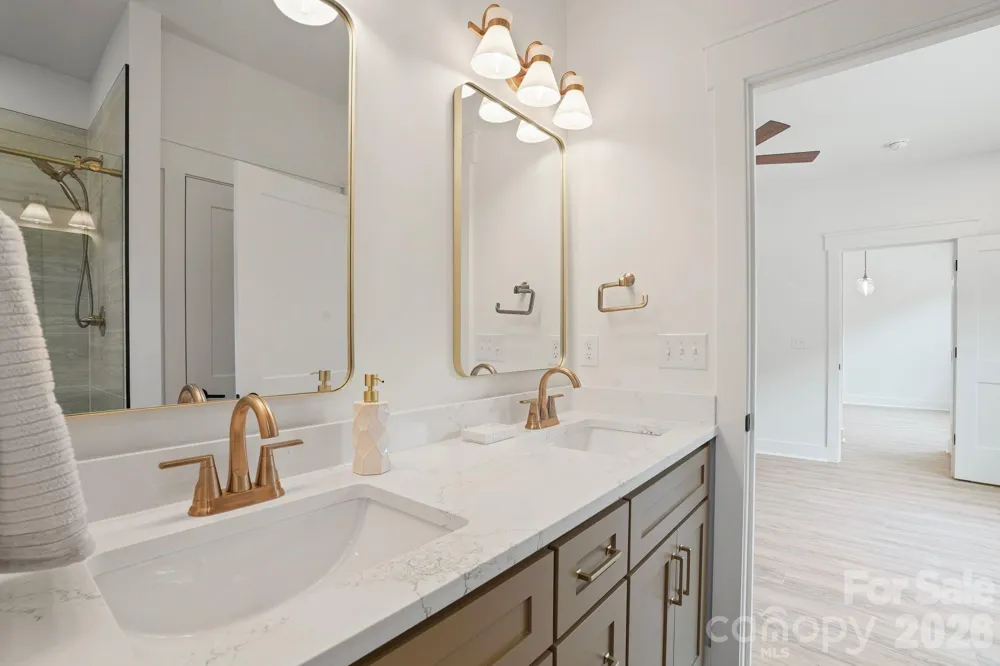 708 Meadowood Street Hudson, NC 28638