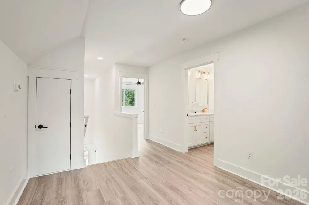708 Meadowood Street Hudson, NC 28638