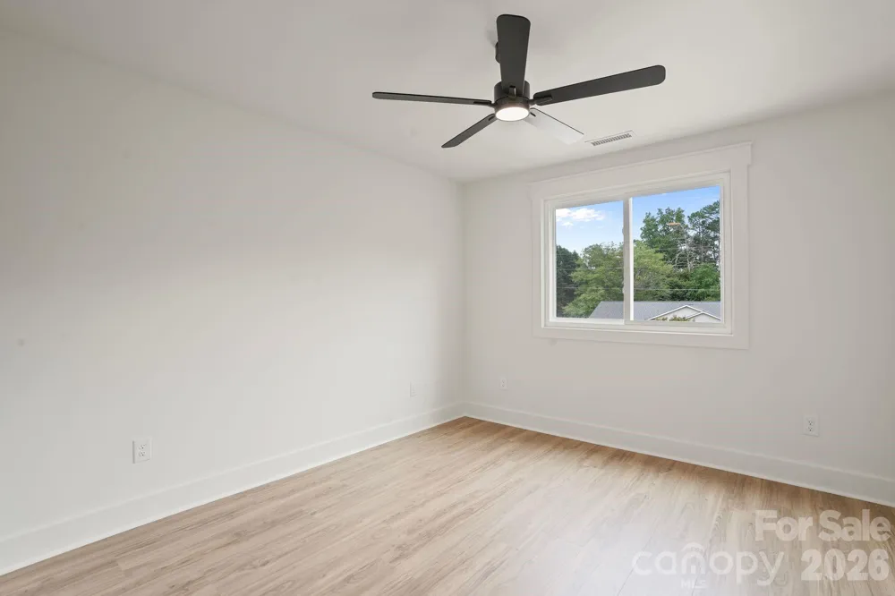 708 Meadowood Street Hudson, NC 28638