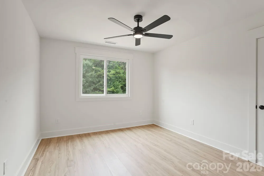 708 Meadowood Street Hudson, NC 28638