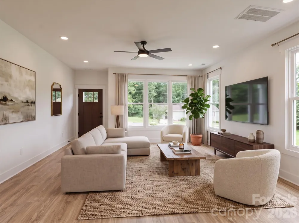 708 Meadowood Street Hudson, NC 28638