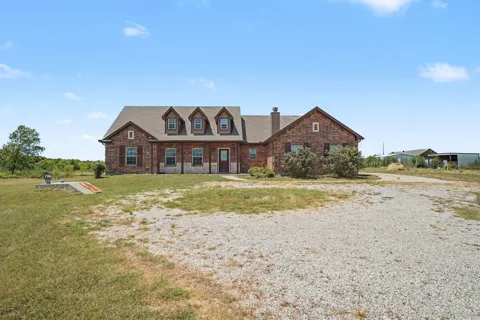 1362 Private Road 2739