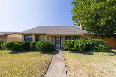 2814 Lancer Lane