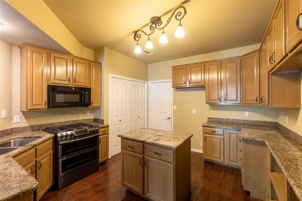 609 Regency Drive Allen, TX 75002