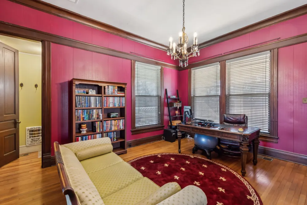 819 S Crockett Street Sherman, TX 75090