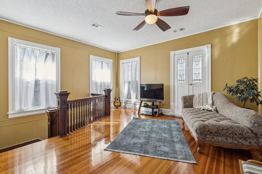 819 S Crockett Street Sherman, TX 75090