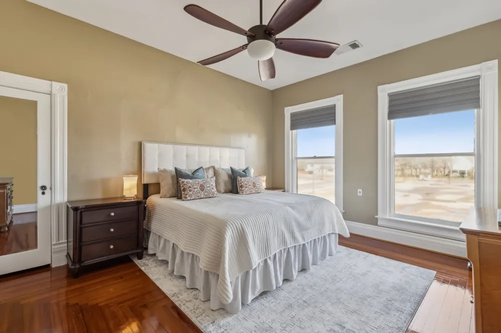 819 S Crockett Street Sherman, TX 75090