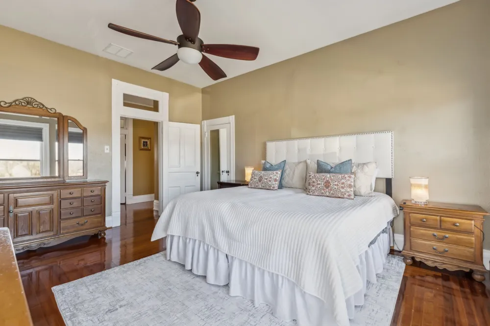 819 S Crockett Street Sherman, TX 75090