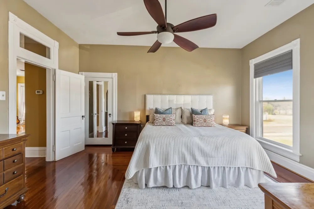 819 S Crockett Street Sherman, TX 75090