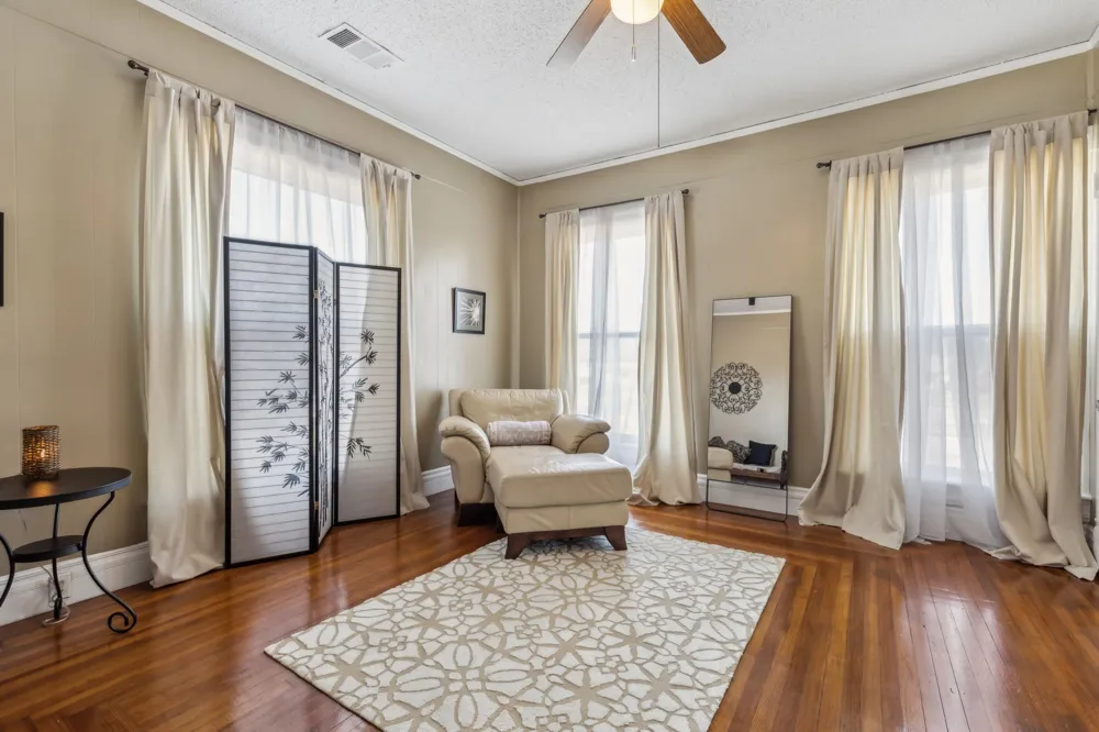 819 S Crockett Street Sherman, TX 75090