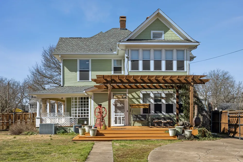 819 S Crockett Street Sherman, TX 75090