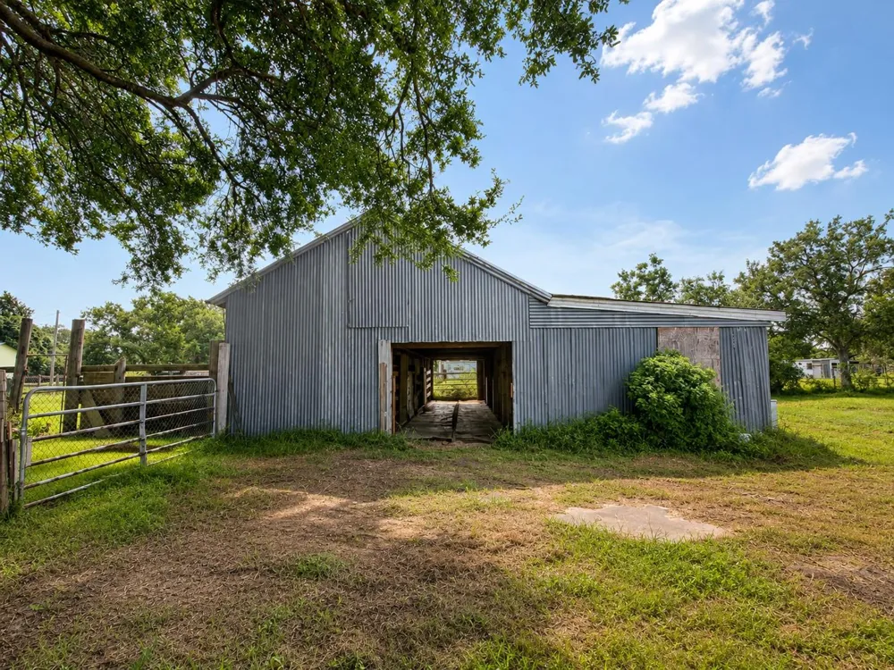 11325 32nd Street Santa Fe, TX 77510
