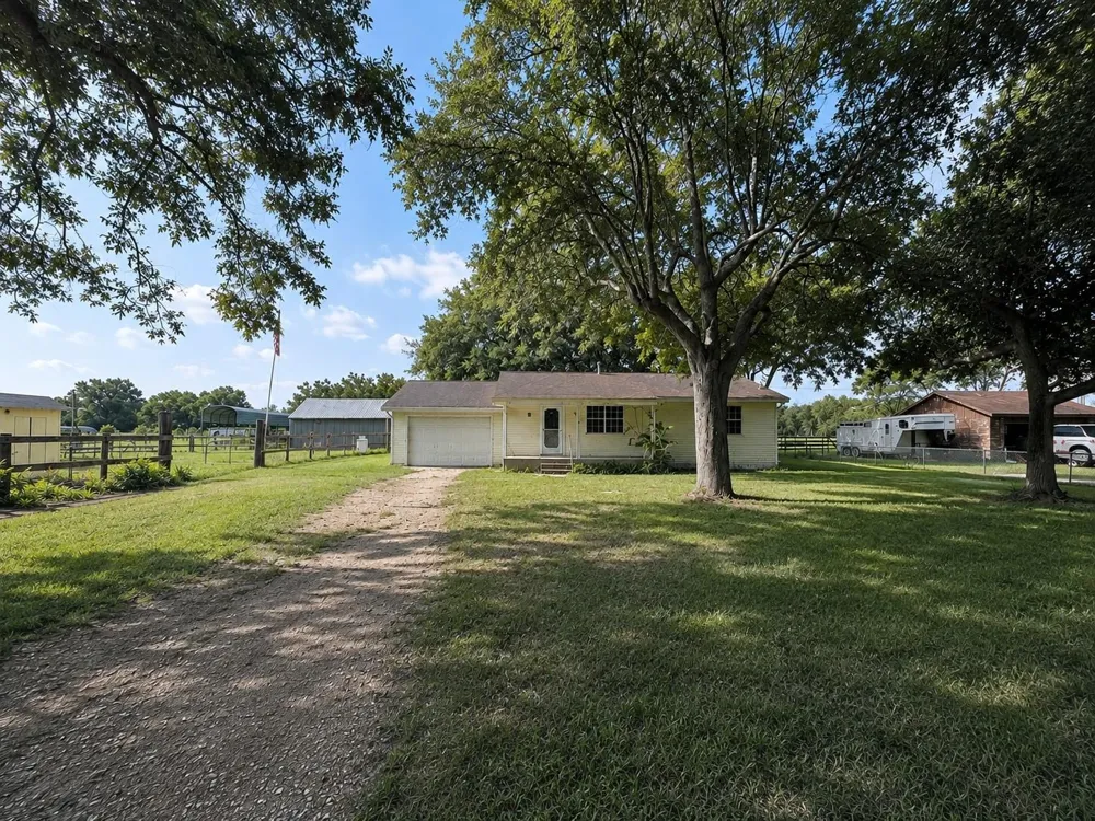11325 32nd Street Santa Fe, TX 77510