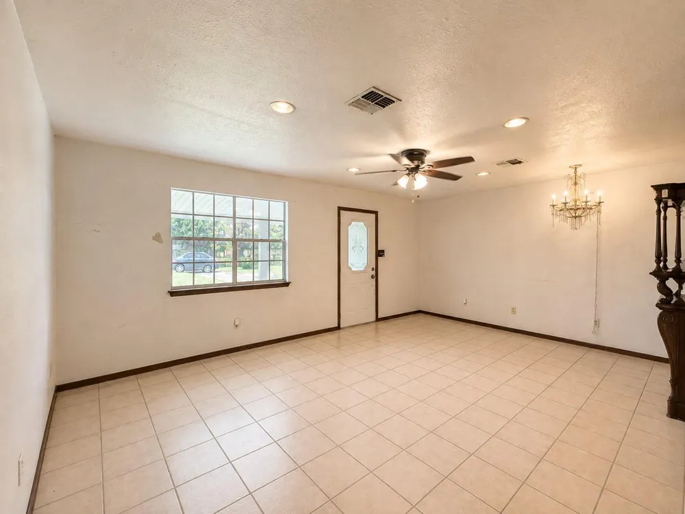 11325 32nd Street Santa Fe, TX 77510