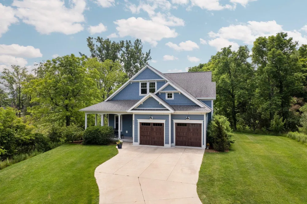 896 Incochee Woods Drive Garfield Charter Township, MI 49684