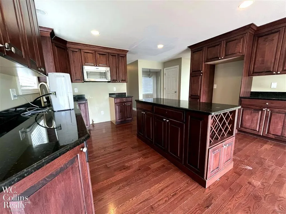 39710 W Offshore Drive Harrison Charter Township, MI 48045