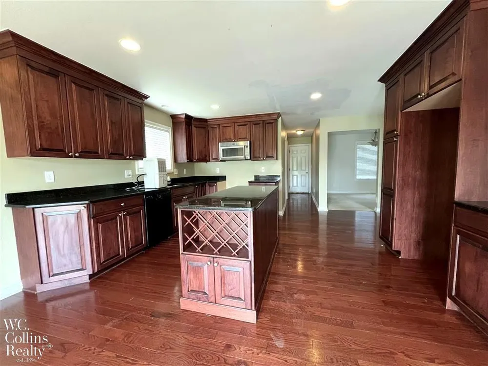 39710 W Offshore Drive Harrison Charter Township, MI 48045